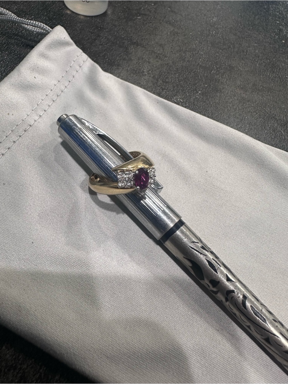 Solid 14k Gold Ring - Picture 3 of 4